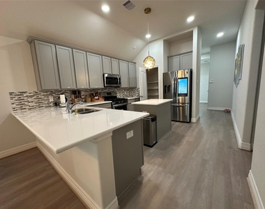 15515 Sailpoint Lane - Photo Thumbnail 6