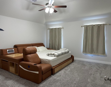 15515 Sailpoint Lane - Photo Thumbnail 9