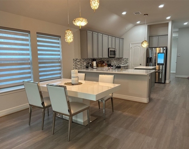 15515 Sailpoint Lane - Photo Thumbnail 1