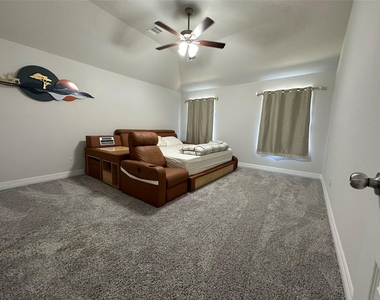 15515 Sailpoint Lane - Photo Thumbnail 11