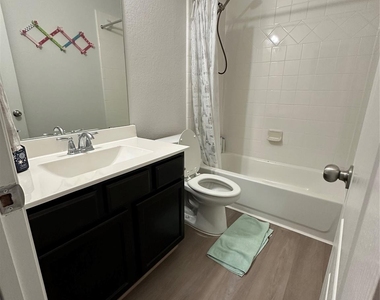 15515 Sailpoint Lane - Photo Thumbnail 20