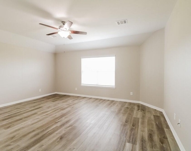 18739 Cooper Ravine Way - Photo Thumbnail 11