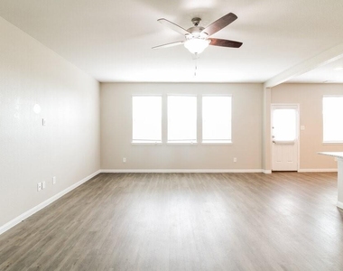 18739 Cooper Ravine Way - Photo Thumbnail 5