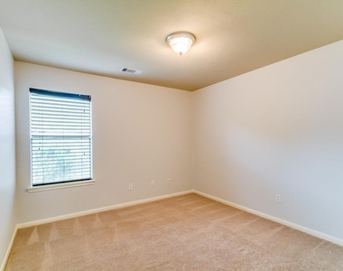 16802 Village View Trail - Photo Thumbnail 26