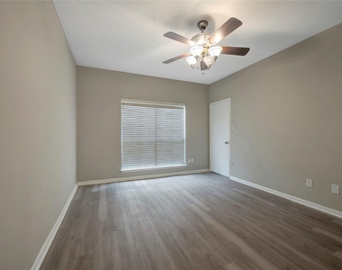 2100 Tanglewilde Street - Photo Thumbnail 20