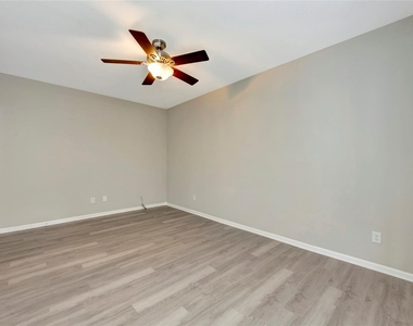 2100 Tanglewilde Street - Photo Thumbnail 32