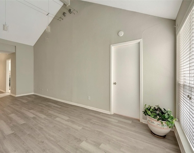 2100 Tanglewilde Street - Photo Thumbnail 18