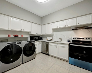 2100 Tanglewilde Street - Photo Thumbnail 12