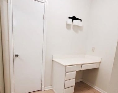 2425 Underwood Street - Photo Thumbnail 8