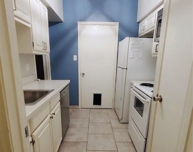 2425 Underwood Street - Photo Thumbnail 7