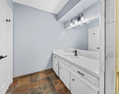 5314 Lodge Creek Dr - Photo Thumbnail 19