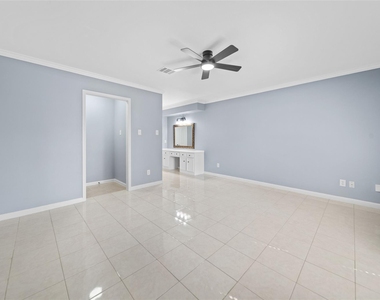 5314 Lodge Creek Dr - Photo Thumbnail 16