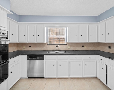 5314 Lodge Creek Dr - Photo Thumbnail 11