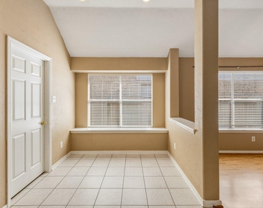 1106 Kerri Ct Court - Photo Thumbnail 15
