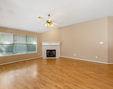 1106 Kerri Ct Court - Photo Thumbnail 7