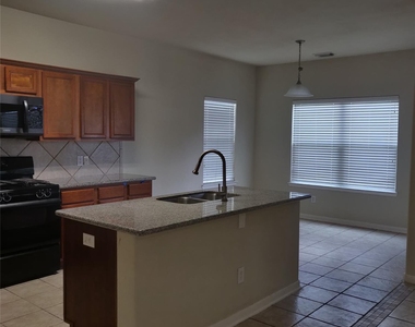 1918 Bevington Oaks Circle - Photo Thumbnail 3