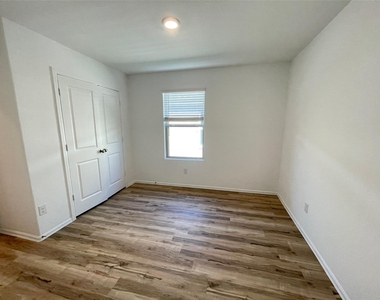 3219 Aster Meadow Way - Photo Thumbnail 5