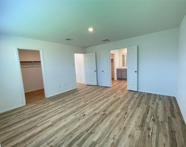 3219 Aster Meadow Way - Photo Thumbnail 3