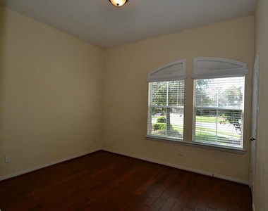 6606 Cadogan Court - Photo Thumbnail 16