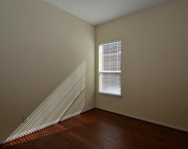 6606 Cadogan Court - Photo Thumbnail 10
