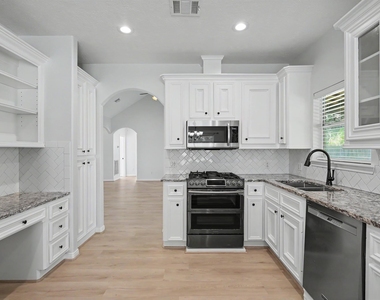 12961 Pelican Boulevard - Photo Thumbnail 9