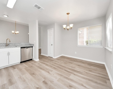8510 Pine Falls Drive - Photo Thumbnail 13
