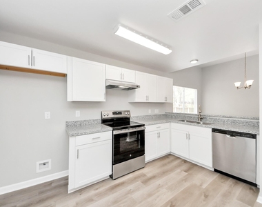 8510 Pine Falls Drive - Photo Thumbnail 10