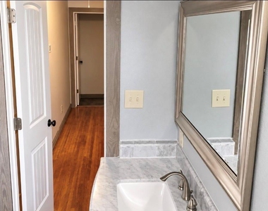 3206 Jarvis Street - Photo Thumbnail 4