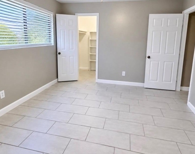 3206 Jarvis Street - Photo Thumbnail 3