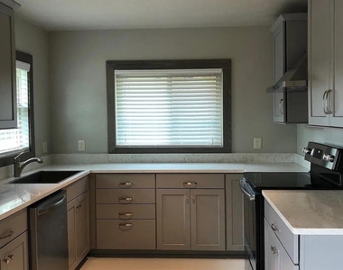 3206 Jarvis Street - Photo Thumbnail 1