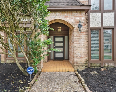 20631 Cranfield Drive - Photo Thumbnail 2