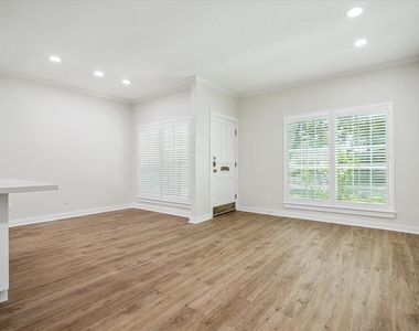 6727 Belmont Street - Photo Thumbnail 3