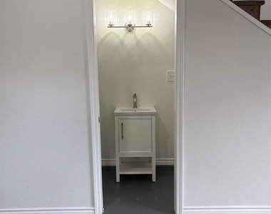 5325 Avenue R 1/2 - Photo Thumbnail 13