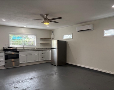 5325 Avenue R 1/2 - Photo Thumbnail 9