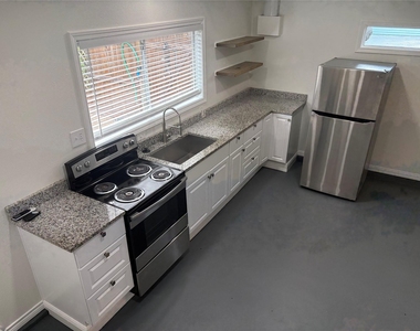 5325 Avenue R 1/2 - Photo Thumbnail 3
