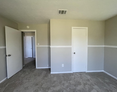 930 Grand Junction Drive - Photo Thumbnail 10