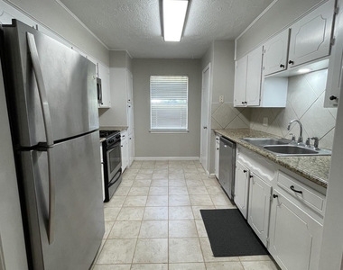 930 Grand Junction Drive - Photo Thumbnail 6
