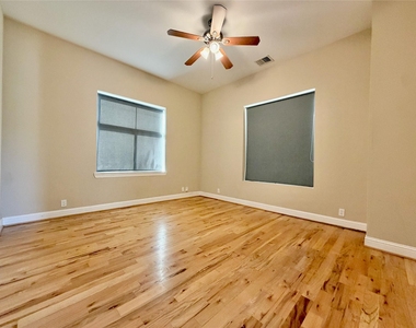 314 W Bell Street - Photo Thumbnail 12