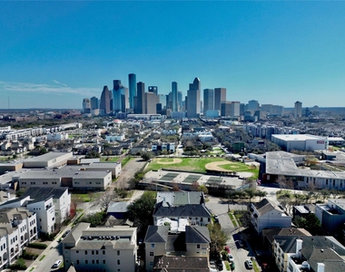 314 W Bell Street - Photo Thumbnail 38