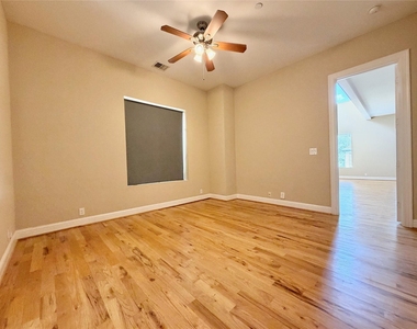 314 W Bell Street - Photo Thumbnail 10