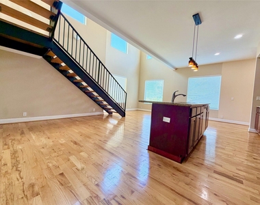 314 W Bell Street - Photo Thumbnail 18
