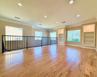 314 W Bell Street - Photo Thumbnail 20