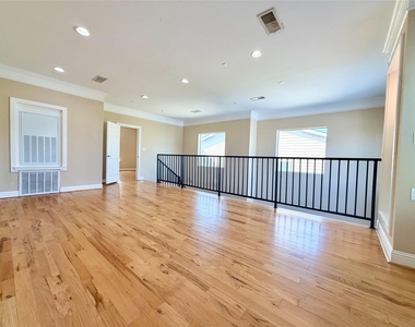 314 W Bell Street - Photo Thumbnail 22