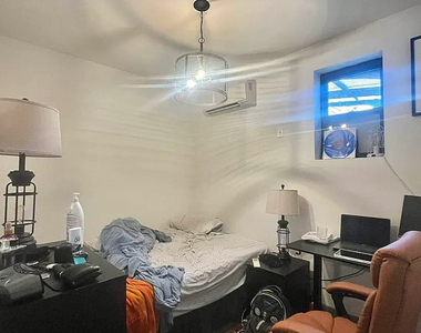 376 Graham Avenue - Photo Thumbnail 1