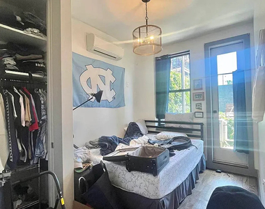 376 Graham Avenue - Photo Thumbnail 4