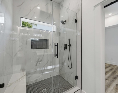 3211 Market Street - Photo Thumbnail 19