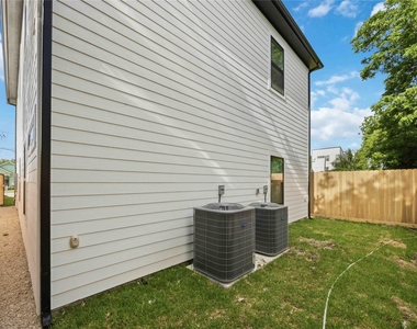 3211 Market Street - Photo Thumbnail 22