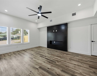 3211 Market Street - Photo Thumbnail 8