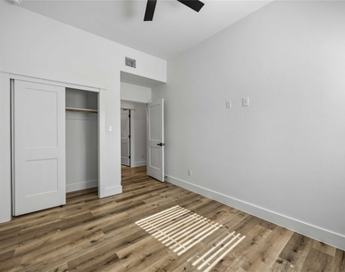 3211 Market Street - Photo Thumbnail 10