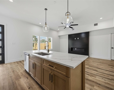 3211 Market Street - Photo Thumbnail 5